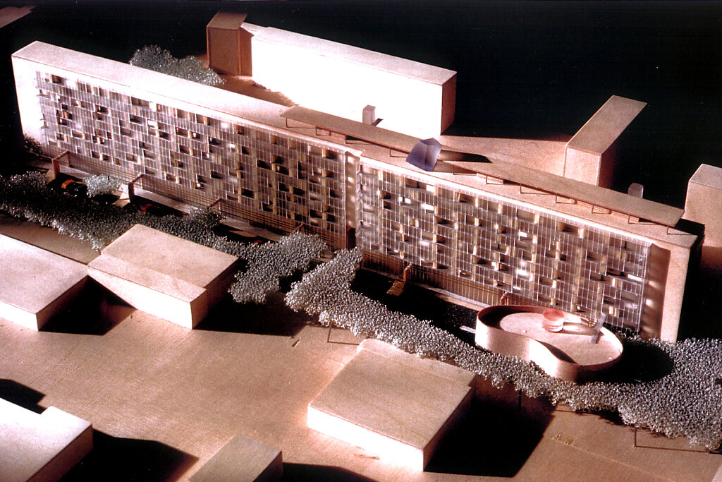 HOYERSWERDA Umbau Schillhochhaus